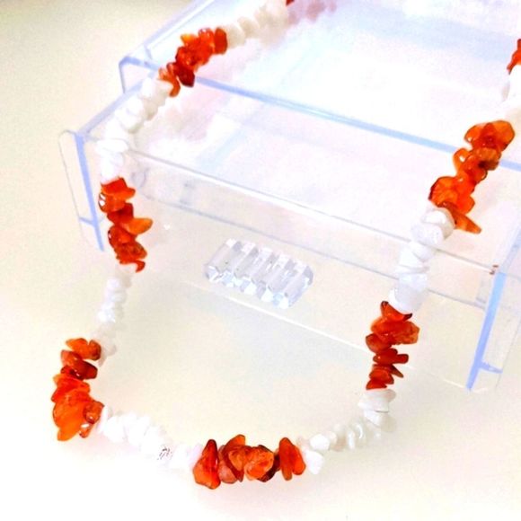 Vintage Jewelry - Vintage Carnelian Agate & Moonstone Chip Necklace